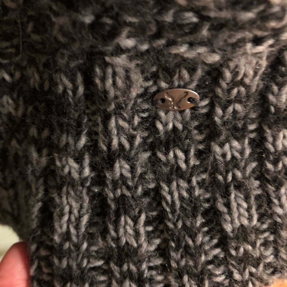 American Eagle Outfitters Festive Sweater - Picture 8 of 8